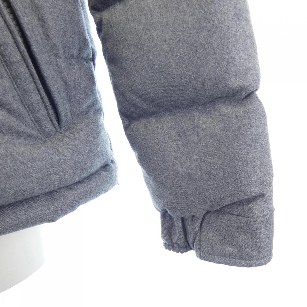 モンクレール MONCLER ダウンジャケット