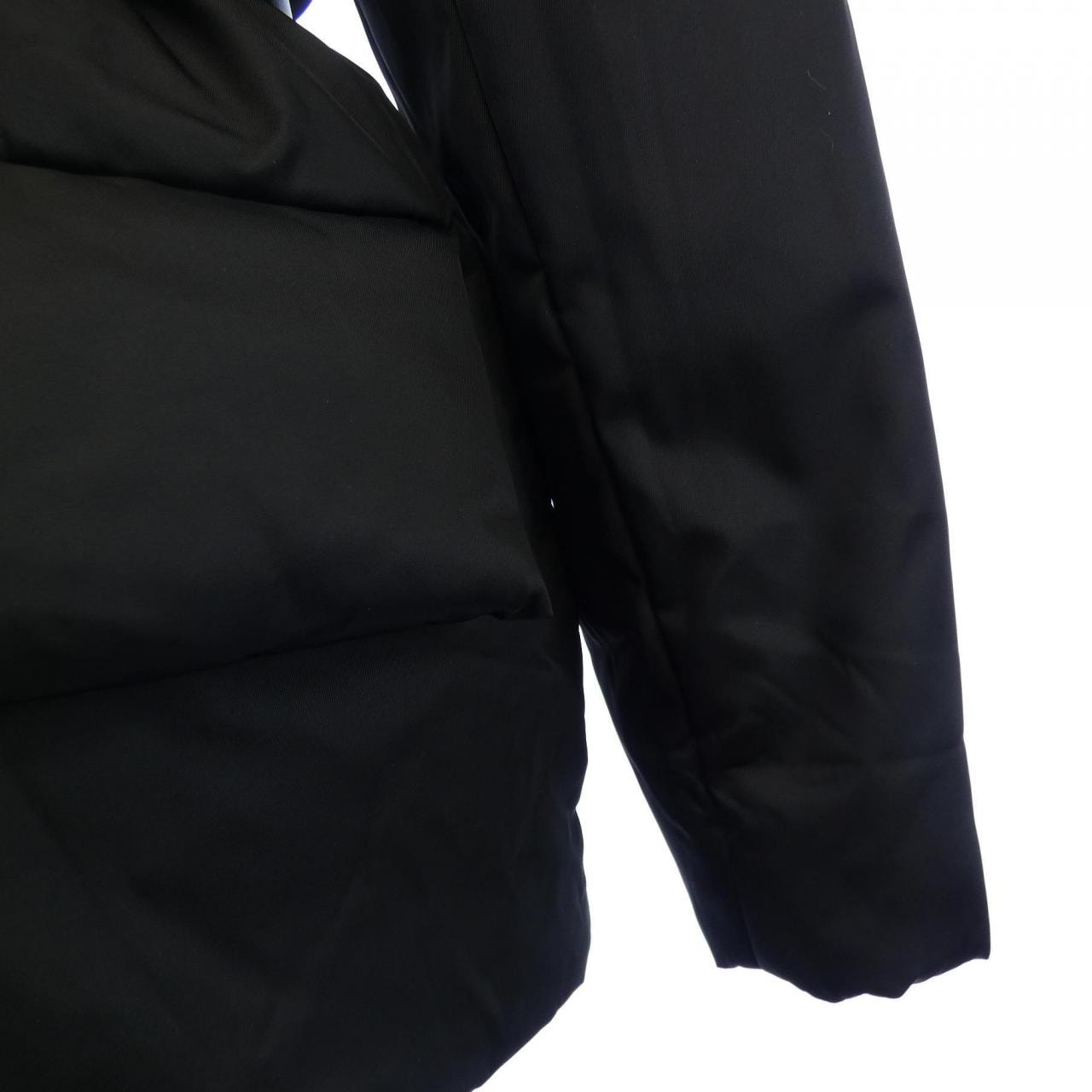 プラダ PRADA トライアングルロゴ 291962 S222 1WQ8 ダウンジャケット