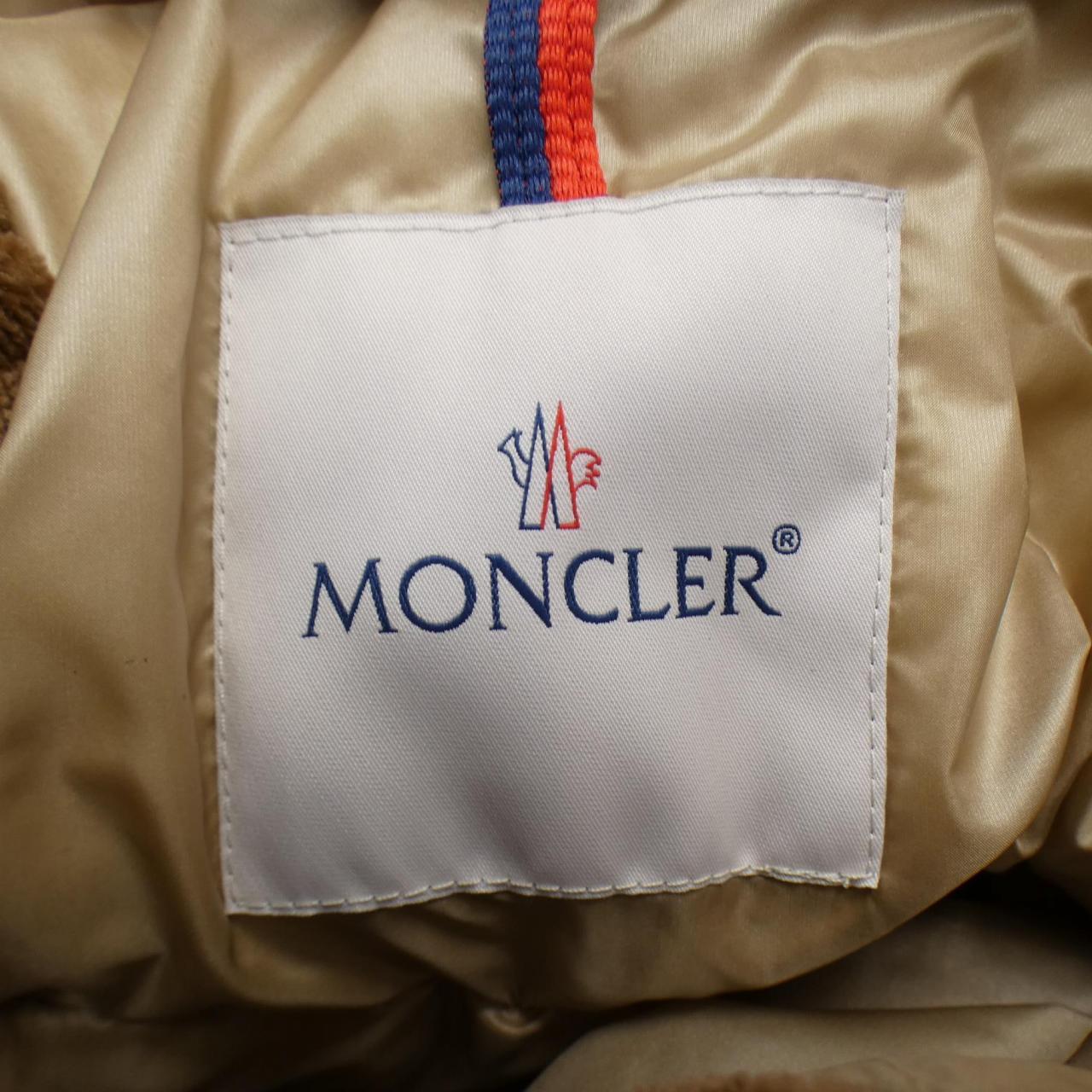 モンクレール MONCLER ダウンジャケット