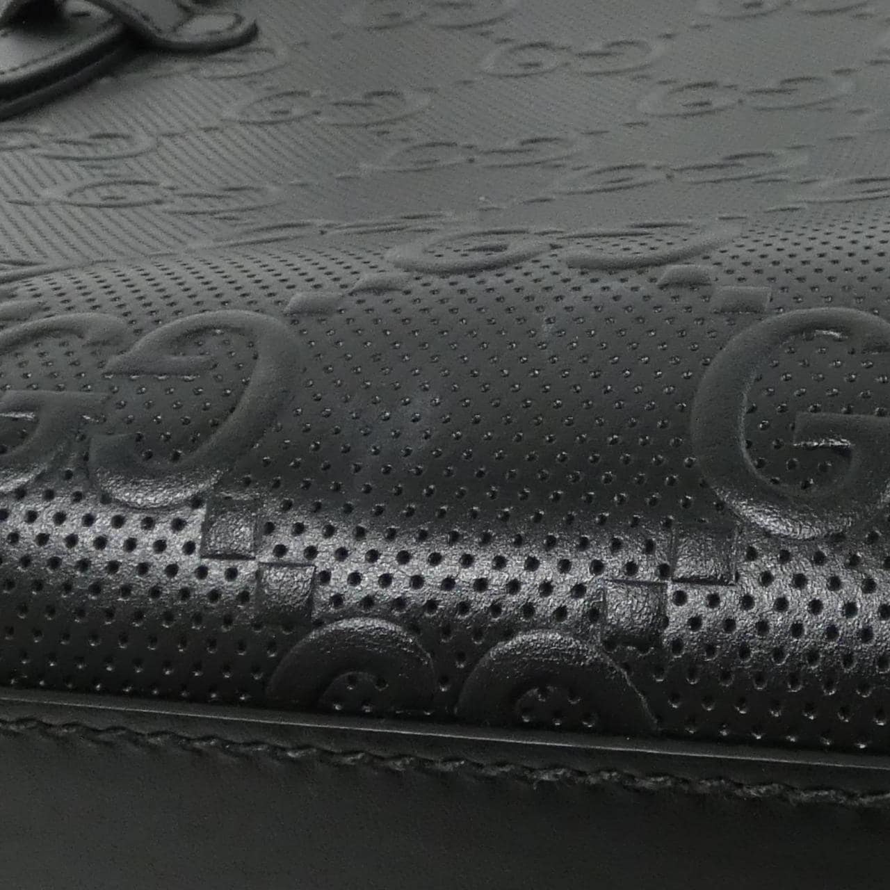 グッチ 700421 1W3AN バッグ