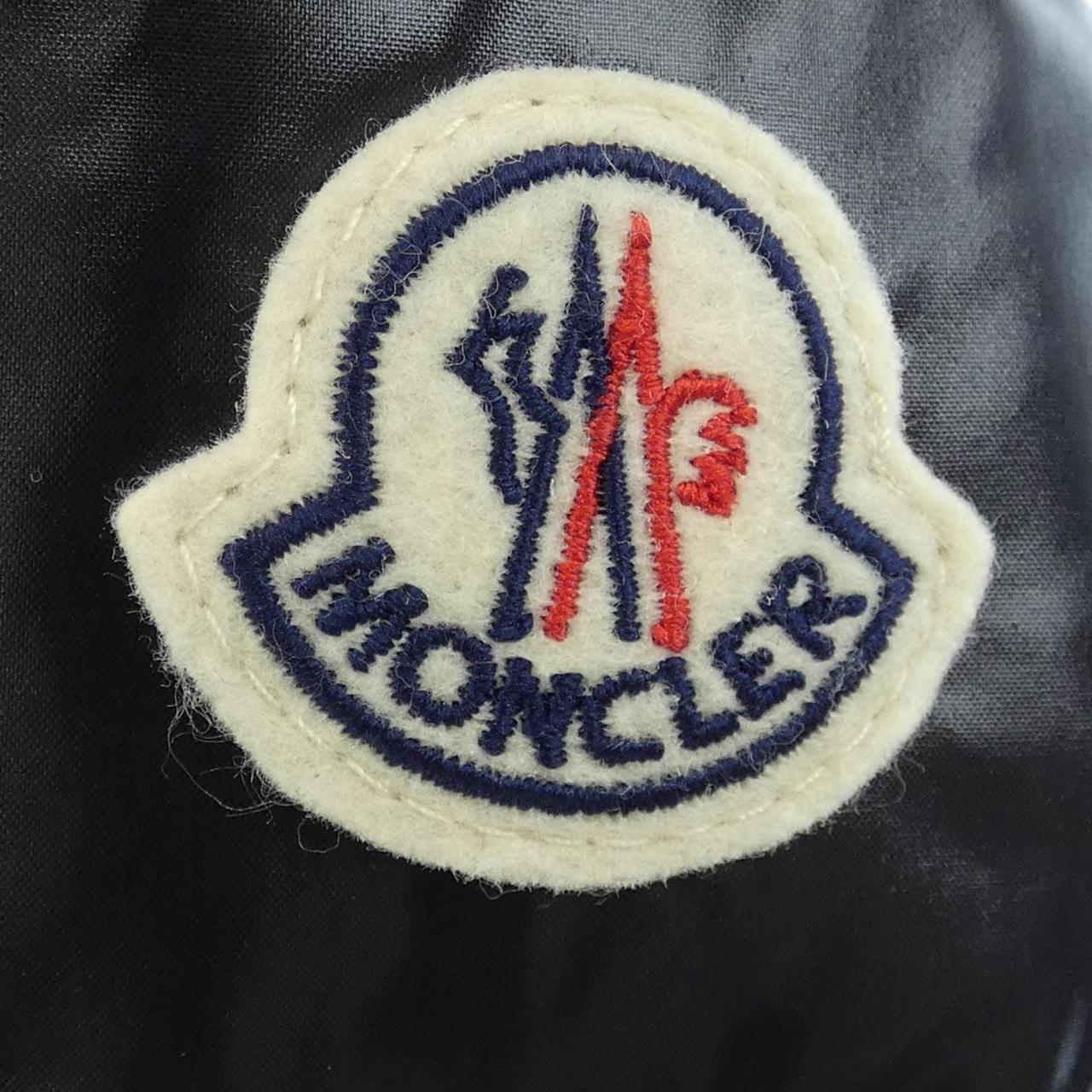モンクレール MONCLER ダウンジャケット