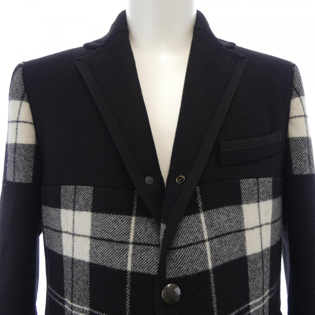 モンクレールガムブルー MONCLER GAMMEBLEU A23913009549 ダウンジャケット