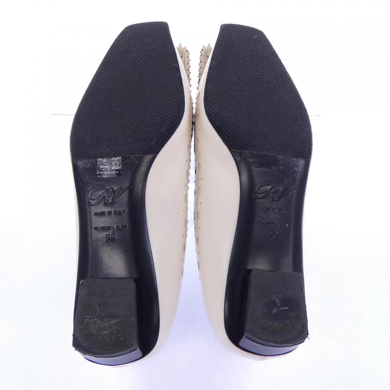 ロジェヴィヴィエ ROGER VIVIER パンプス