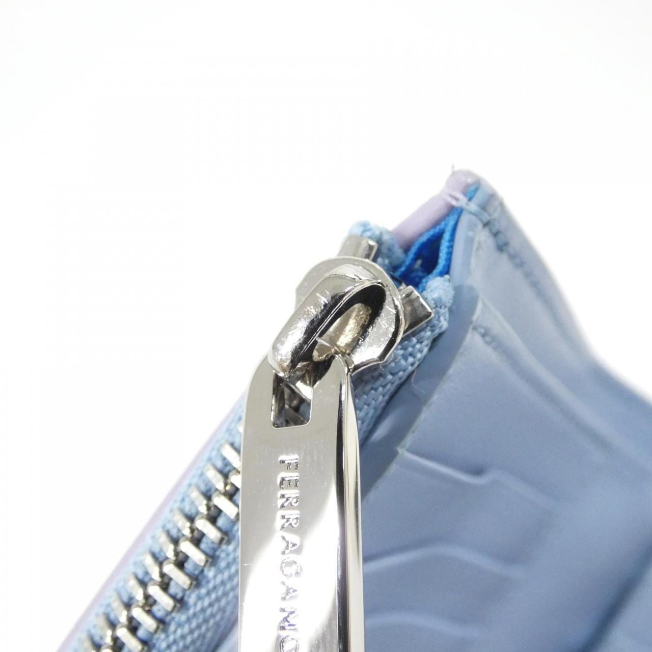 サルヴァトーレフェラガモ 22 0630 財布