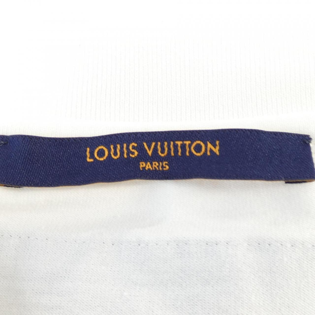 ルイヴィトン LOUIS VUITTON エンボスLVTシャツ HNY55WDT3 Tシャツ