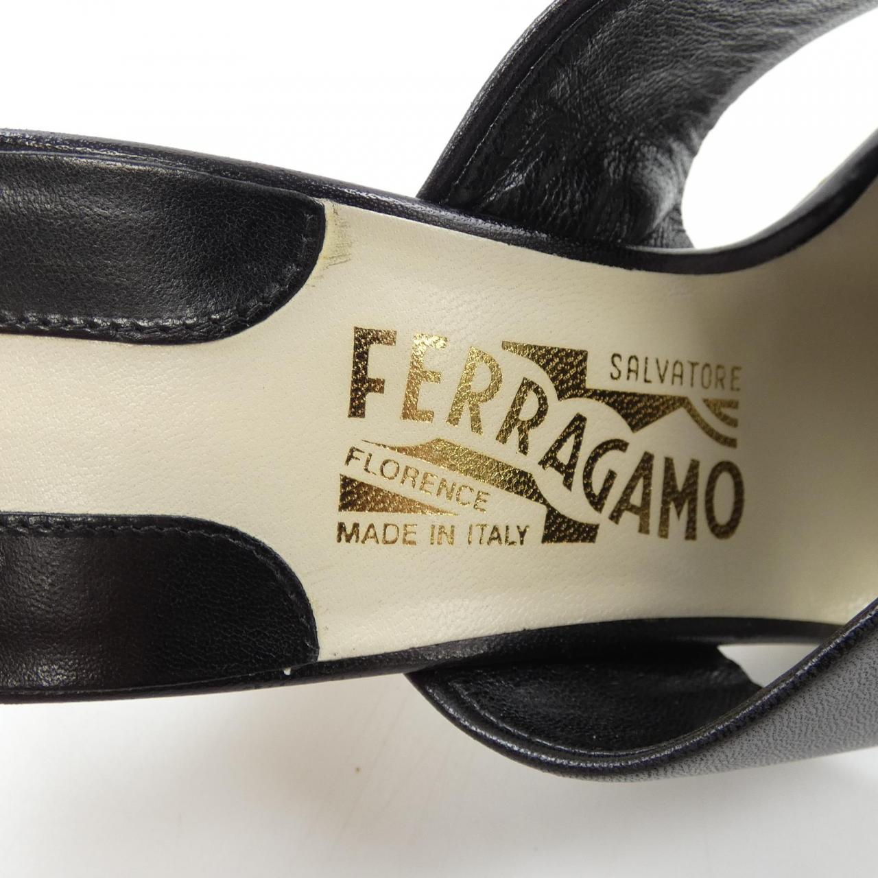 サルヴァトーレフェラガモ SALVATORE FERRAGAMO パンプス