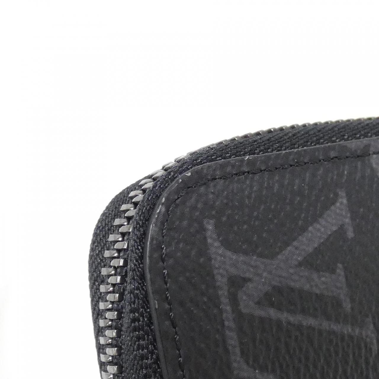 ルイヴィトン モノグラム エクリプス ジッピー ウォレット ホリゾンタル M11611 財布