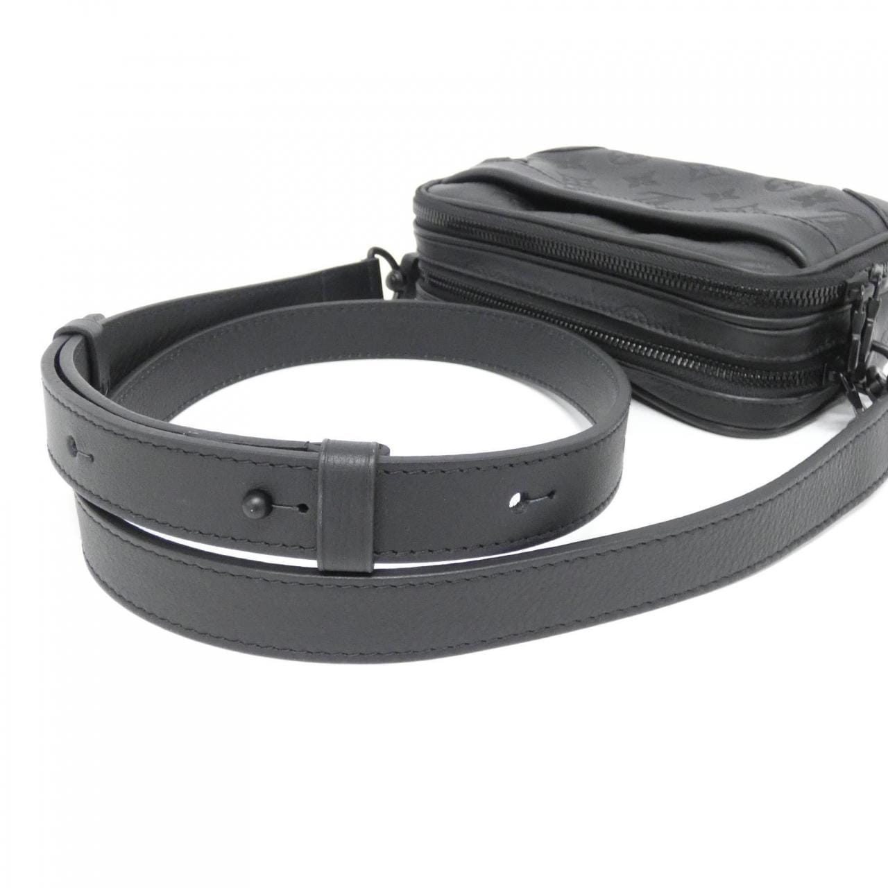 ルイヴィトン モノグラム シャドウ アルファ ウェアラブル ウォレット M82544 ショルダーバッグ