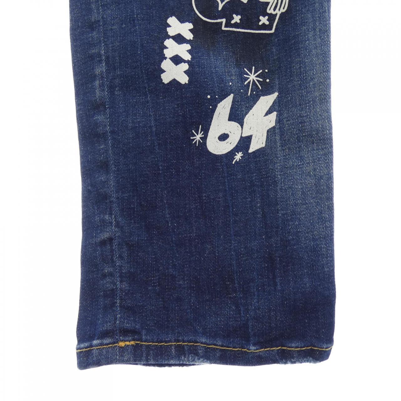 ディースクエアード DSQUARED2 S74LB1099 ジーンズ