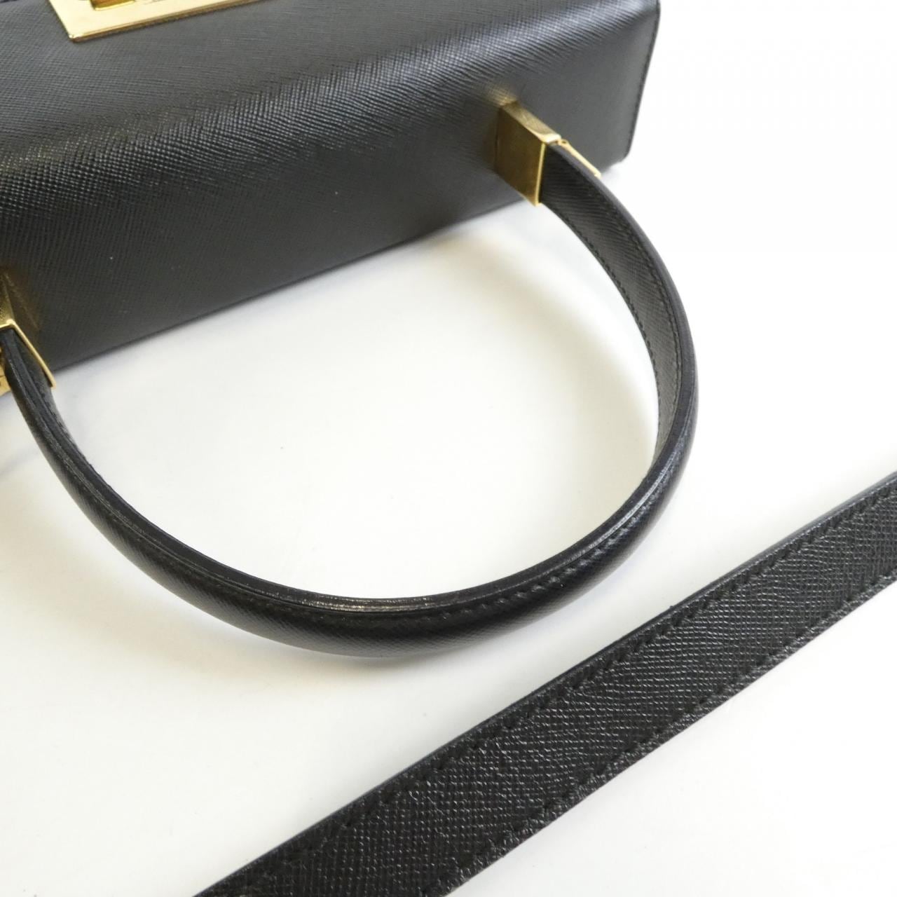 サルヴァトーレフェラガモ 21 0290 バッグ