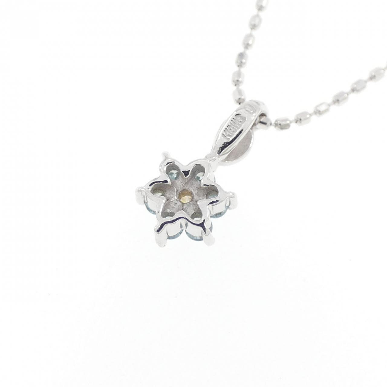 K18WG フラワー ダイヤモンド ネックレス 0.10CT