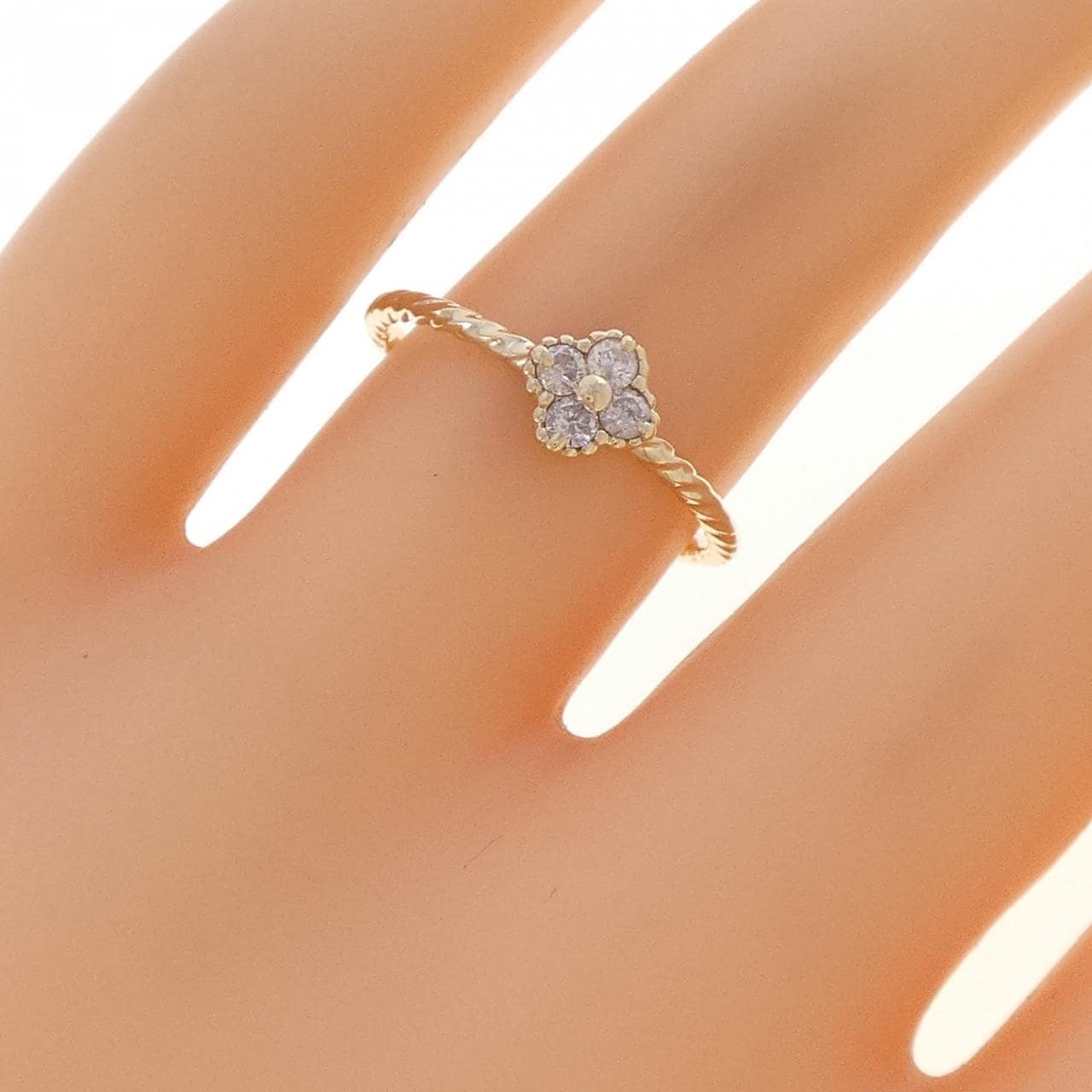 K10YG フラワー ダイヤモンド リング 0.14CT