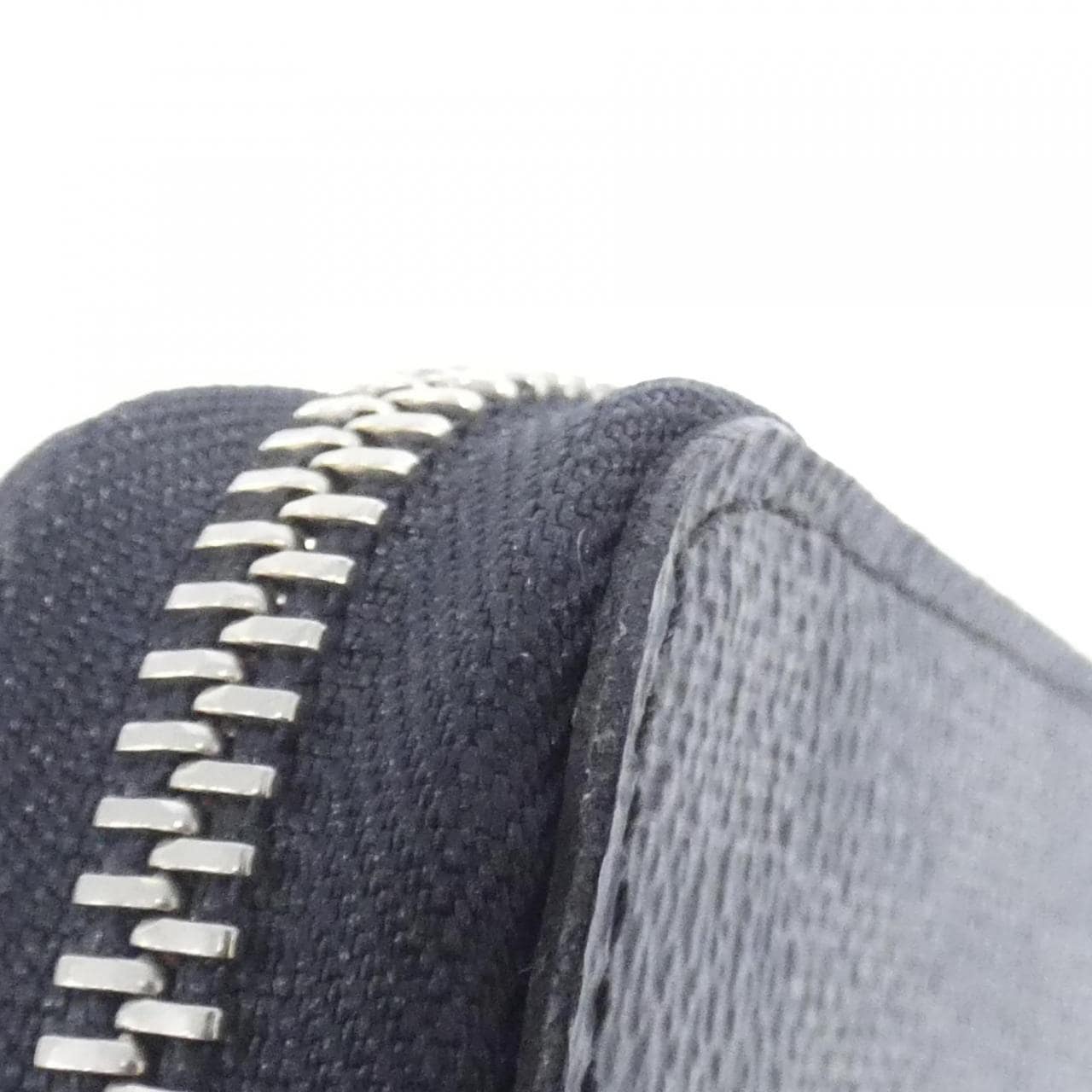 ルイヴィトン ダミエ グラフィット ジッピー オーガナイザー N63077 財布