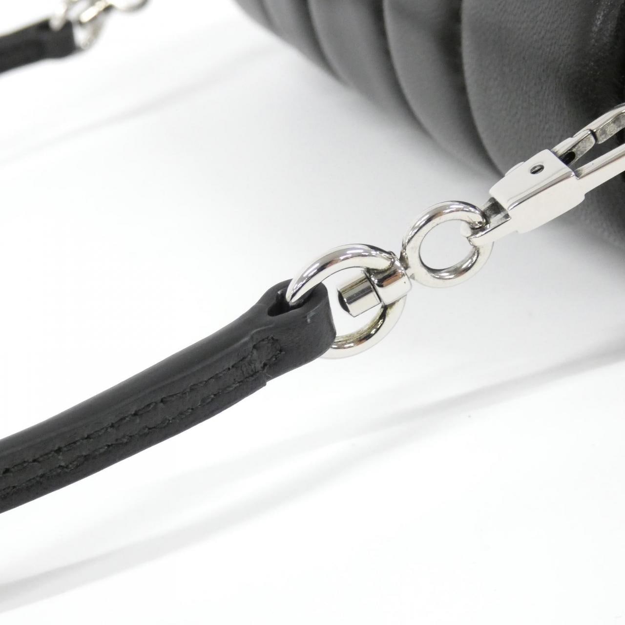 グッチ 764339 AACU1 ショルダーバッグ