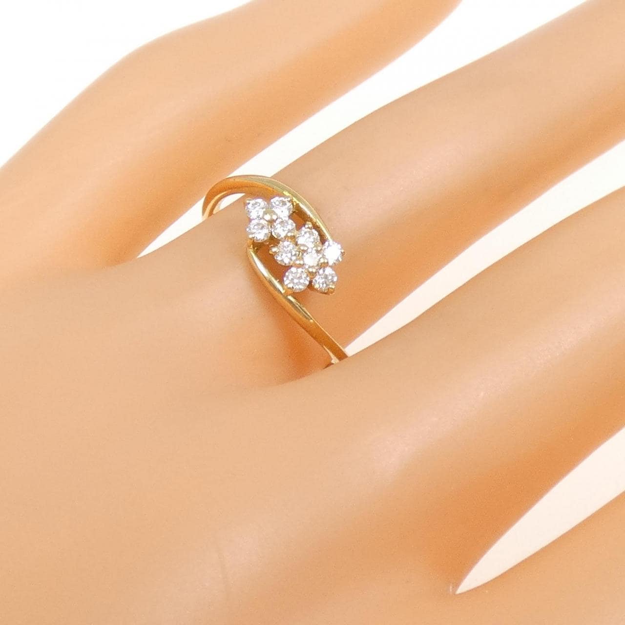 [BRAND NEW] K18YG Flower Diamond Ring 0.20CT
