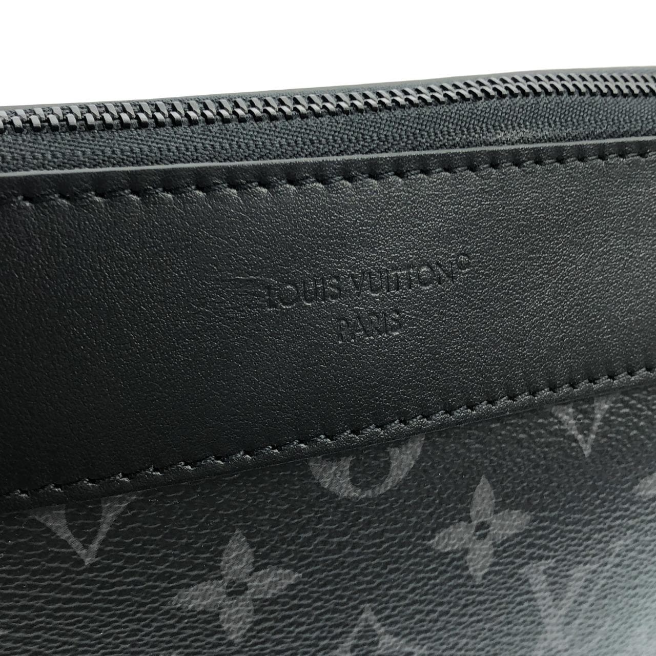 ルイヴィトン モノグラム エクリプス ポシェット ヴォワヤージュ スープル M82543 バッグ