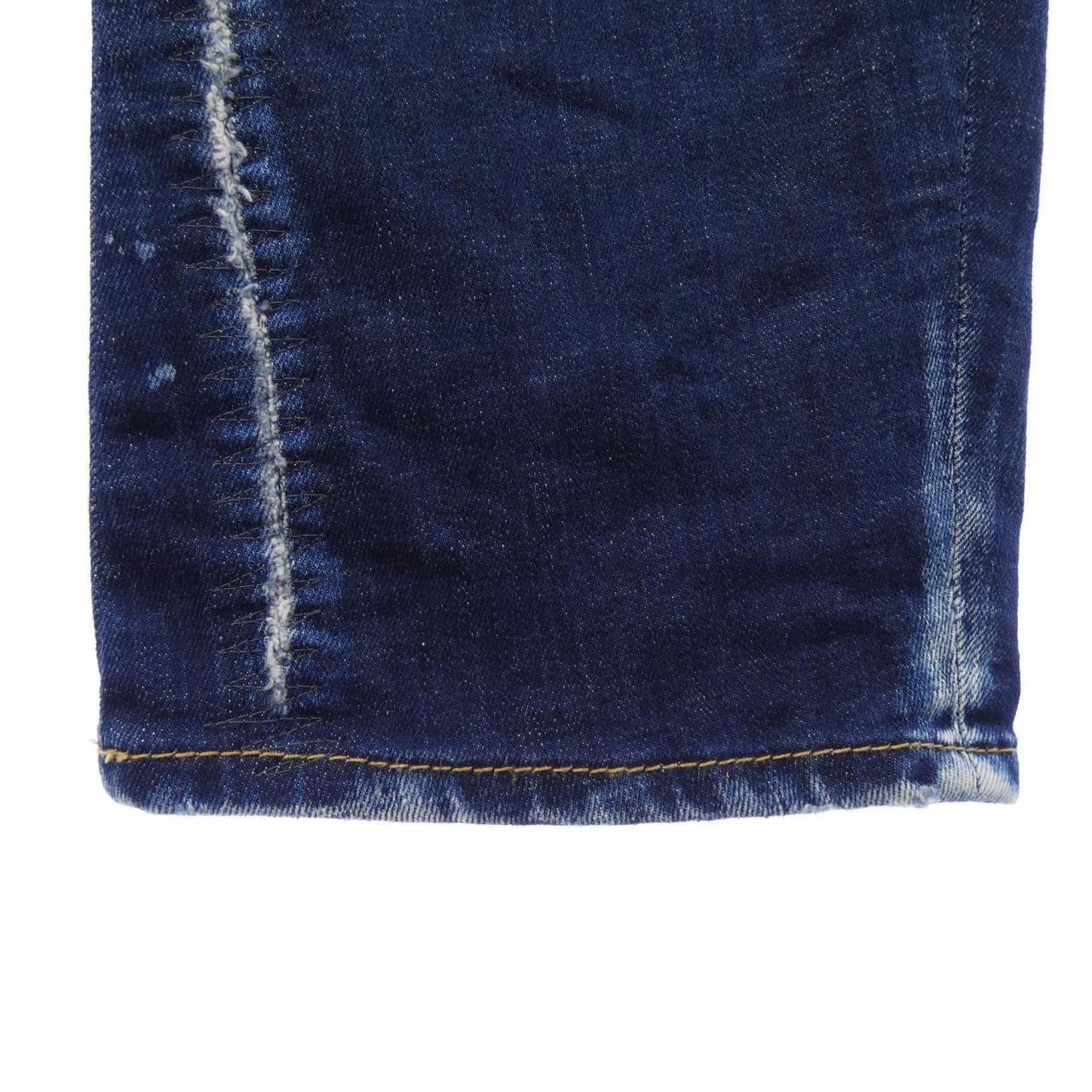 ディースクエアード DSQUARED2 S74LB1558 ジーンズ
