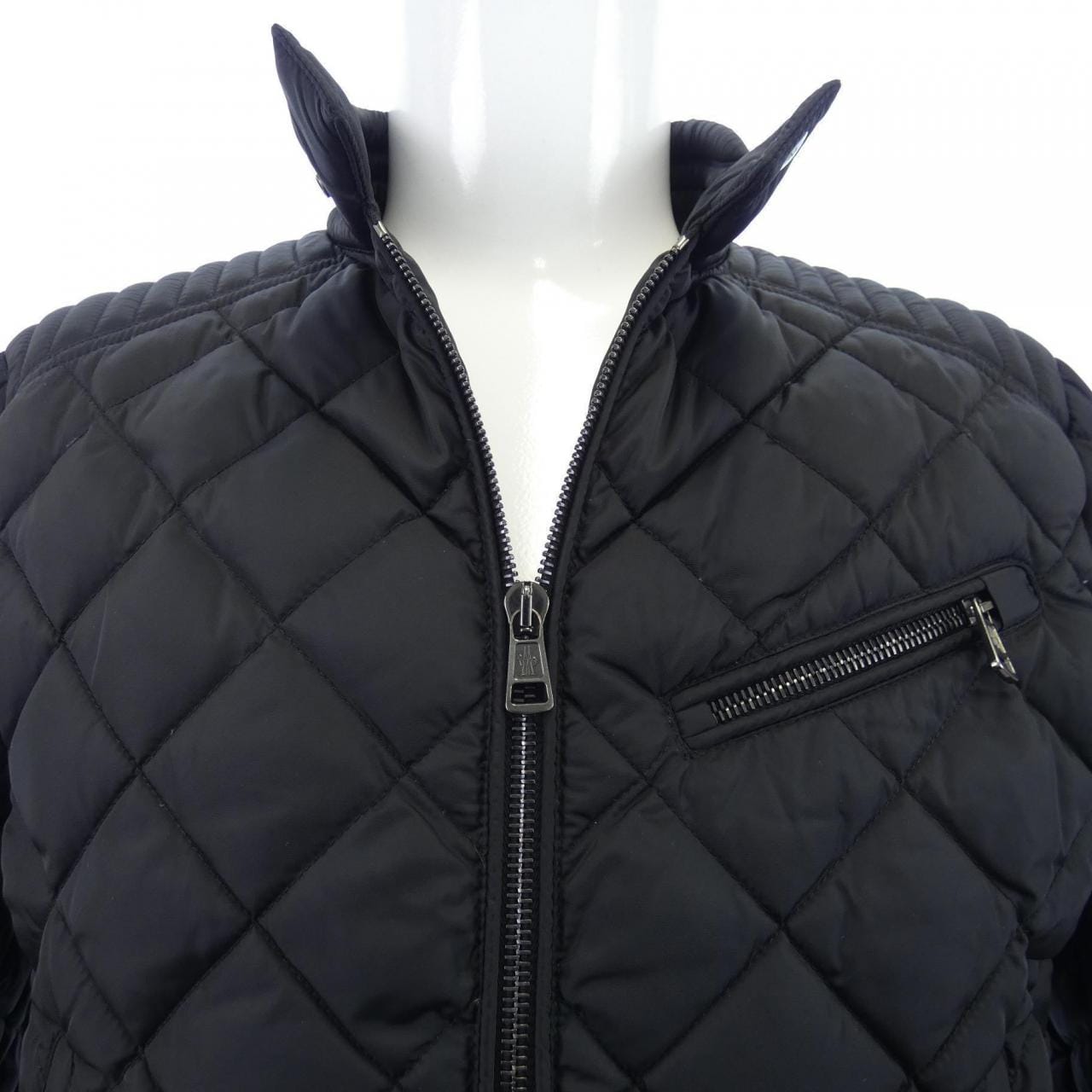 モンクレール MONCLER ダウンジャケット