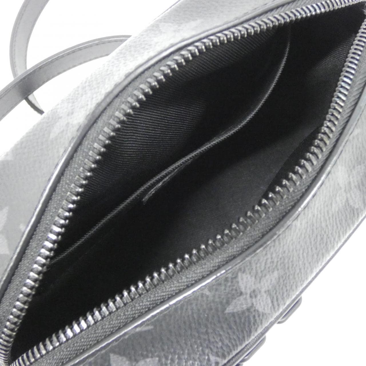 ルイヴィトン モノグラム エクリプス ミニ ソフトトランク M44735 ショルダーバッグ