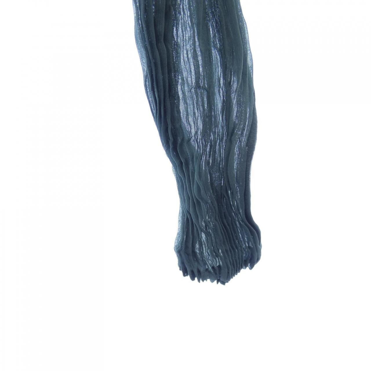イッセイミヤケ ISSEY MIYAKE トップス