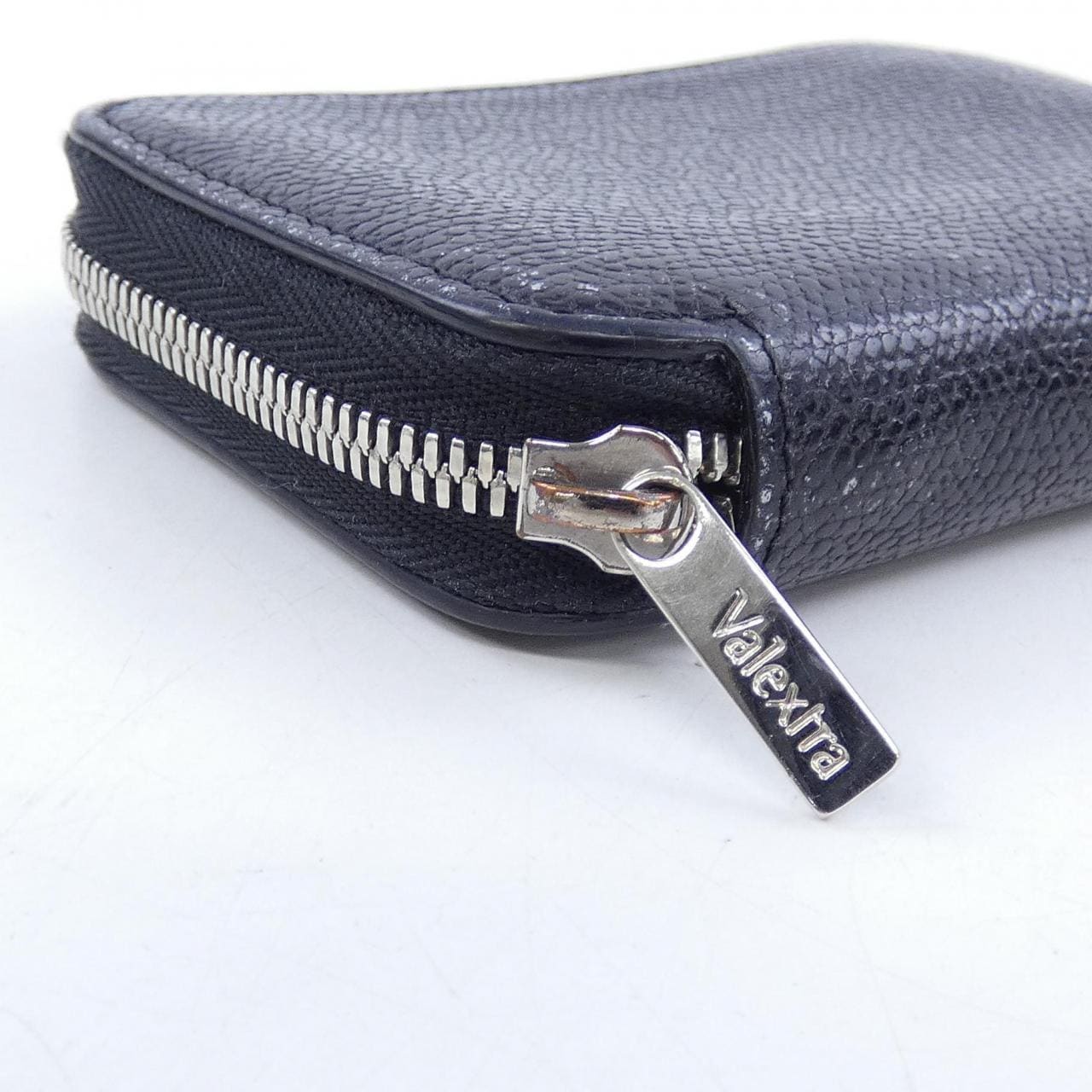 ヴァレクストラ VALEXTRA ジップアラウンドカードフォルダ SGZA0010028LRLCC99 CARD CASE