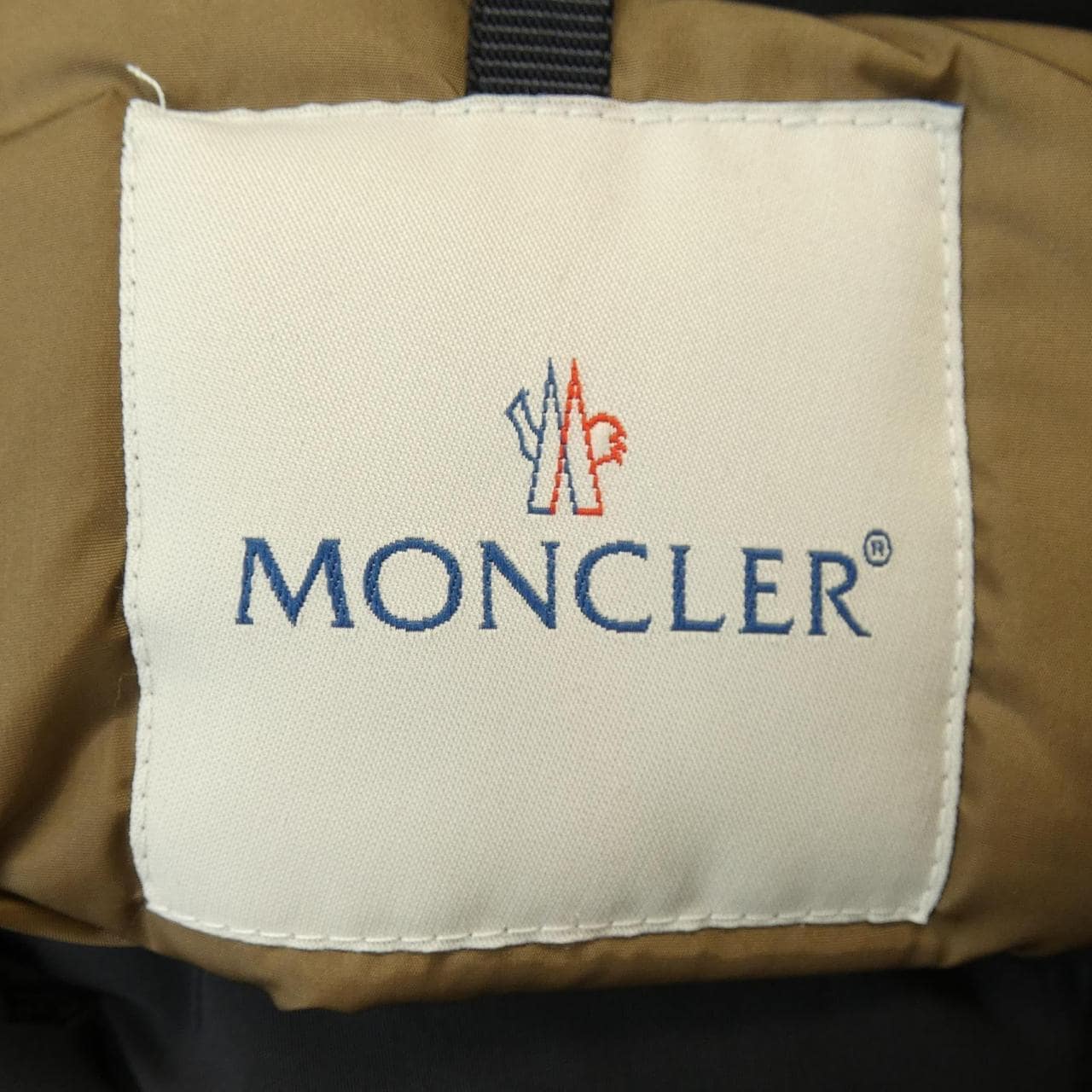 モンクレール MONCLER ダウンジャケット