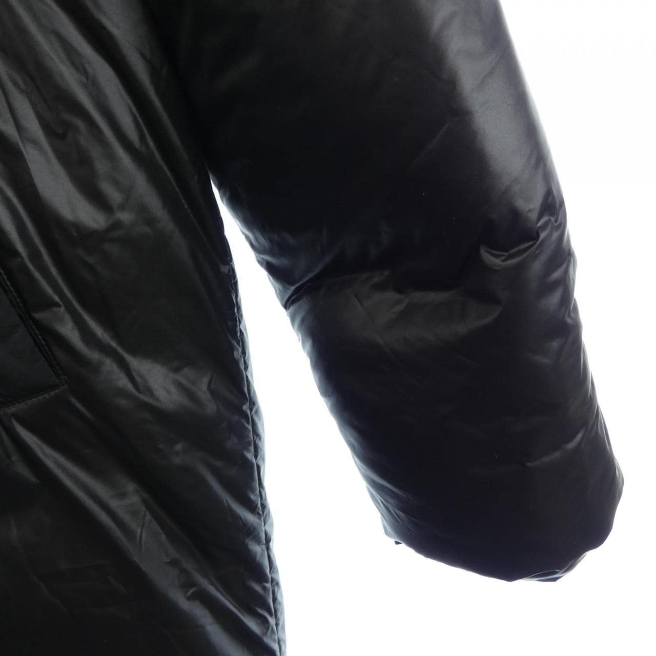 ルイヴィトン LOUIS VUITTON リバーシブルウインタリーダウンパーカ HOK50ETI4 ダウンコート