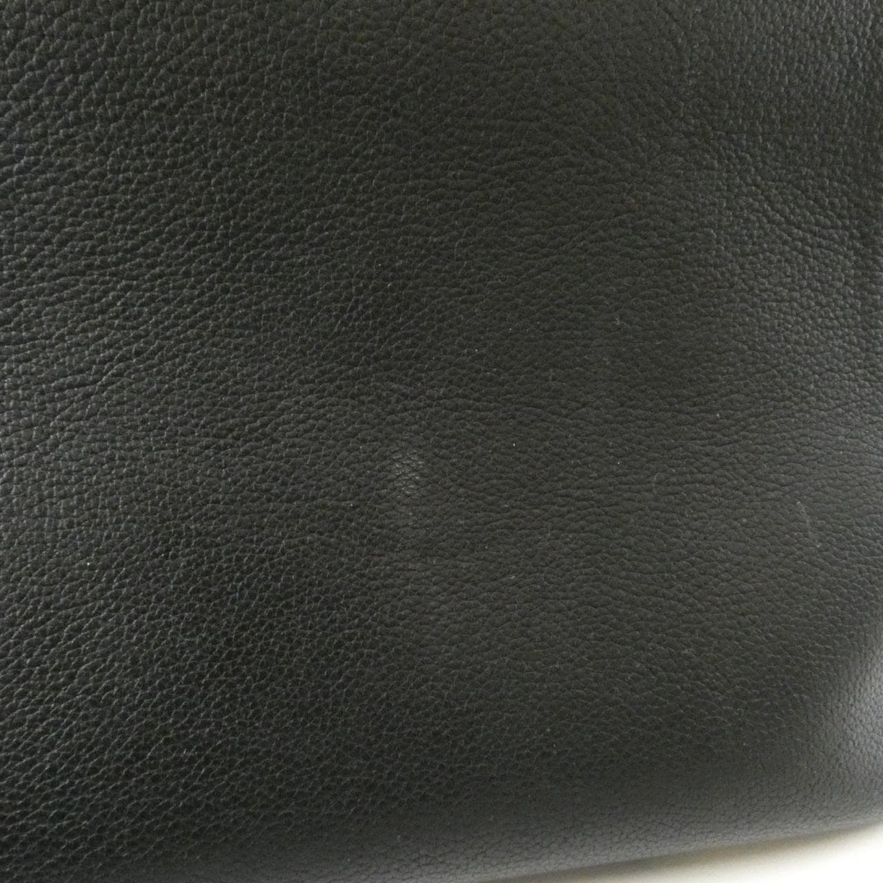 ルイヴィトン トリヨン ロックミー カバ M42291 バッグ
