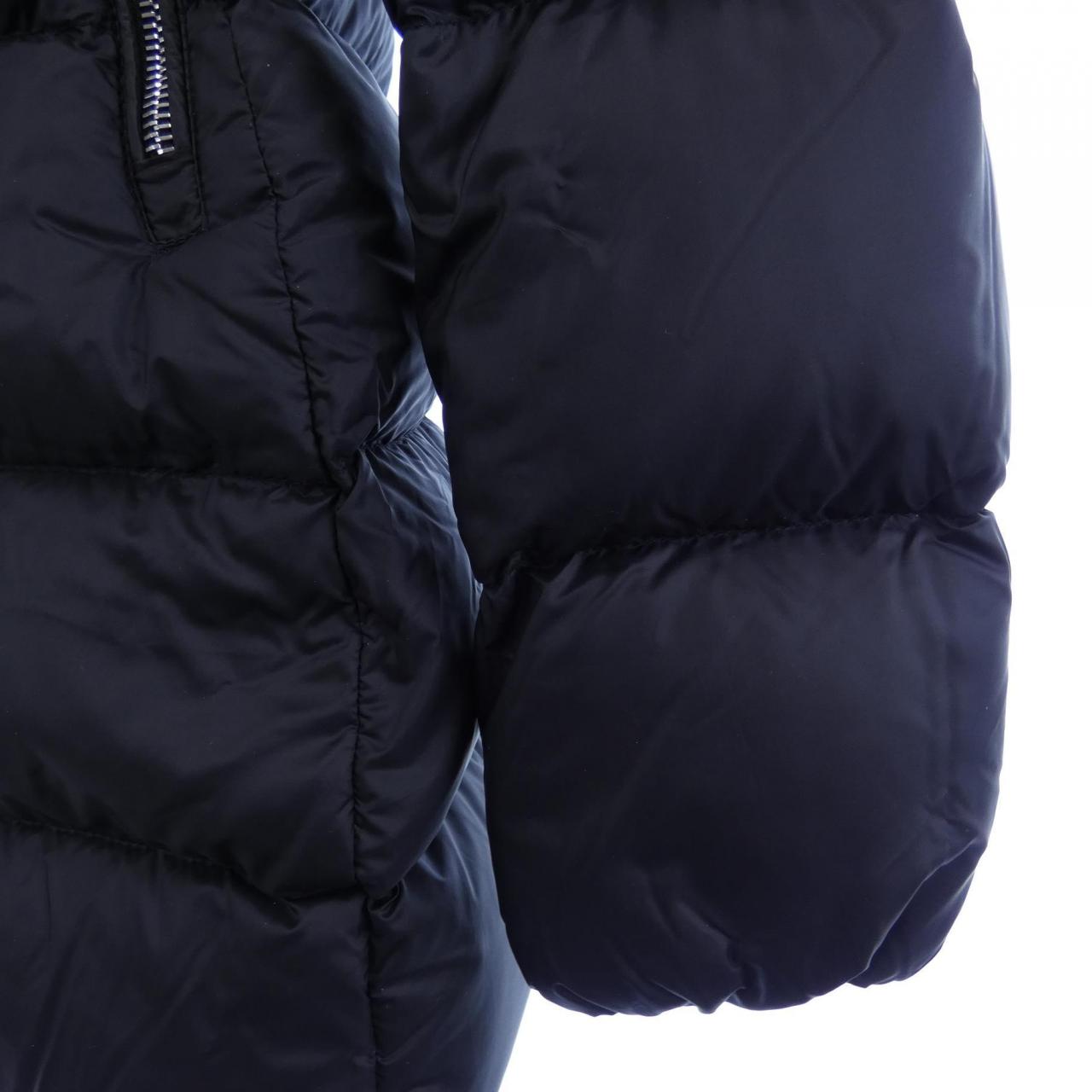 モンクレール MONCLER ダウンジャケット