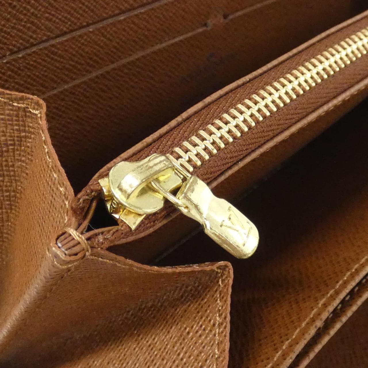 ルイヴィトン モノグラム ジッピー ウォレット M60017 財布