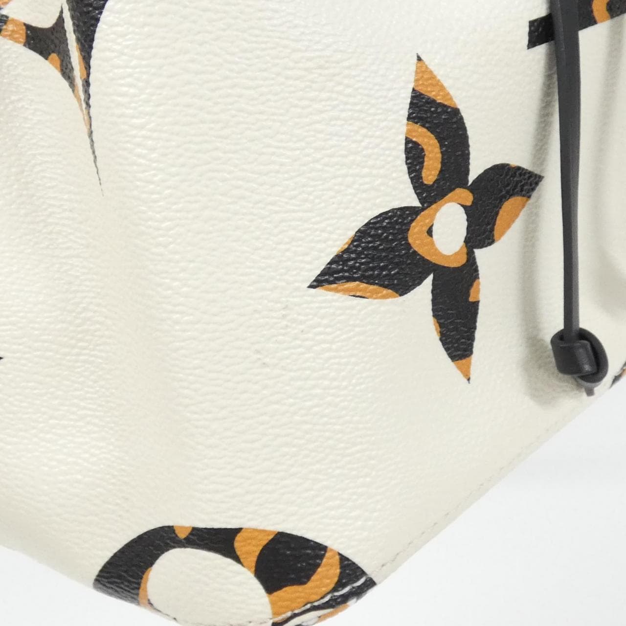 ルイヴィトン ジャイアント モノグラム ジャングル ネオ ノエ 2019 M44679 ショルダーバッグ