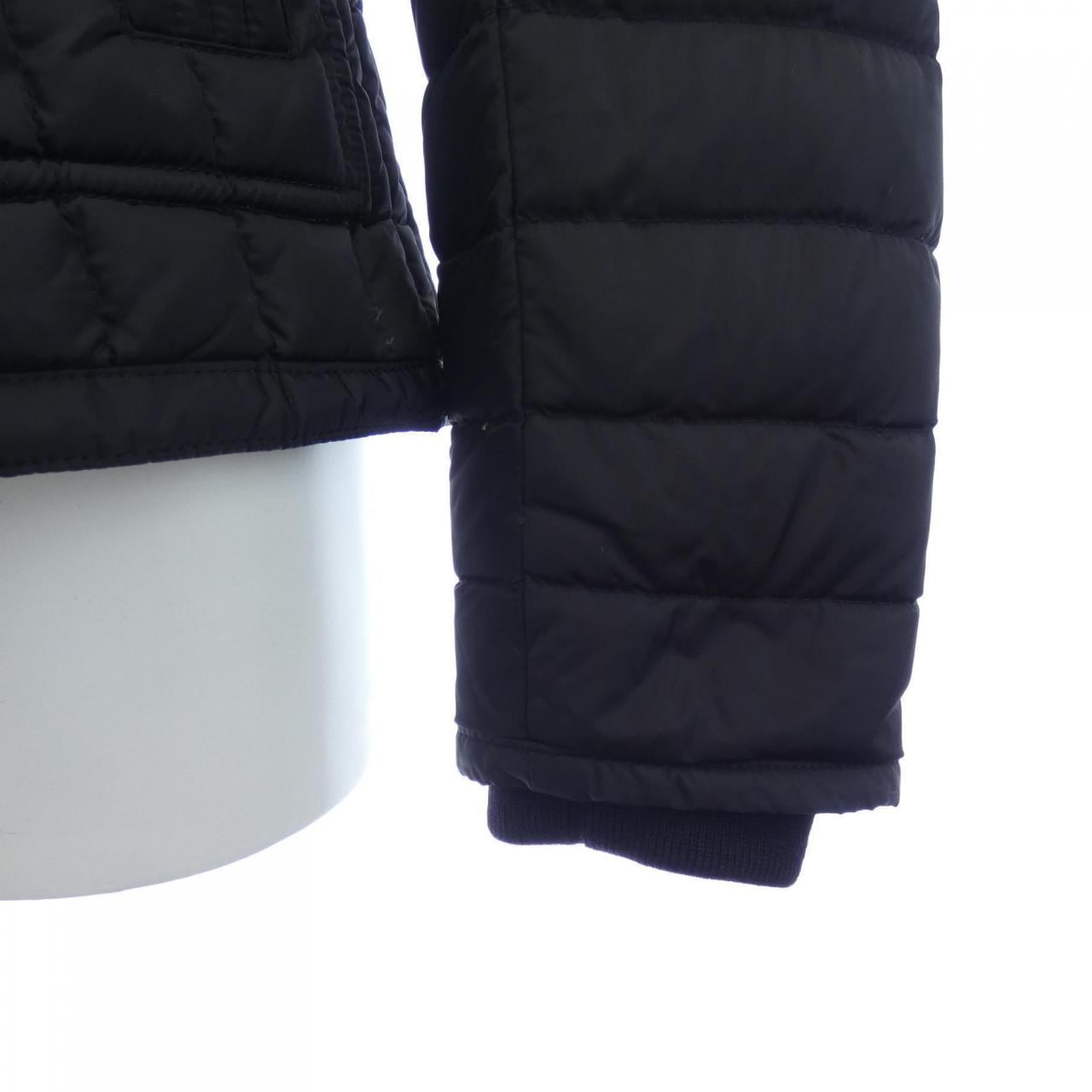 モンクレール MONCLER ダウンジャケット
