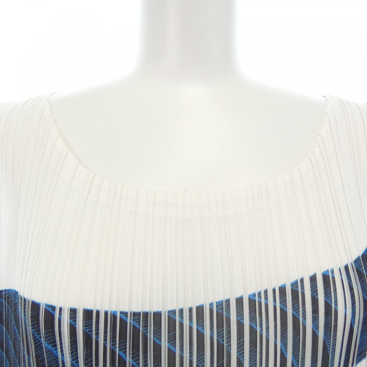 百褶PLEATS PLEASE背心