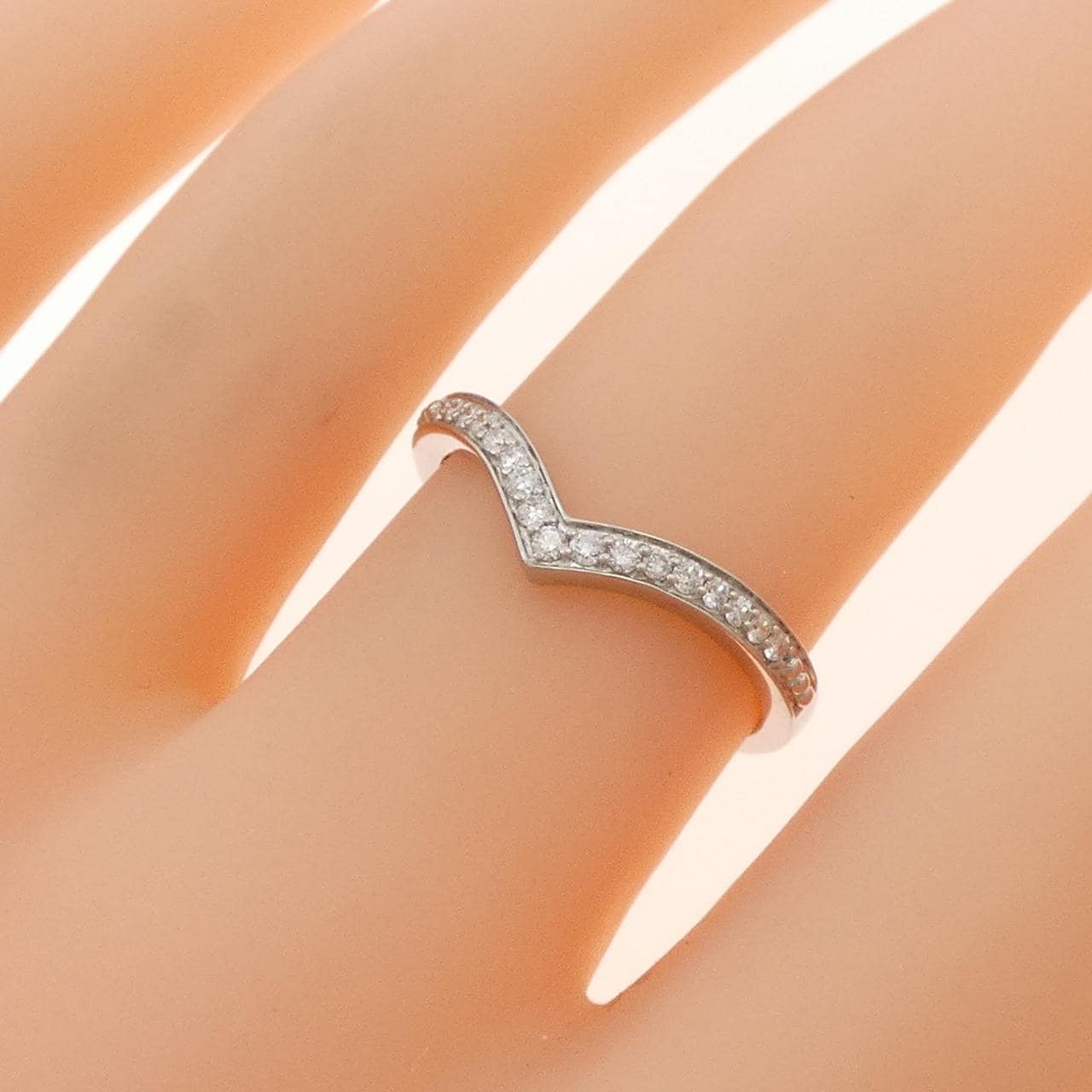 ジーエスティービー ダイヤモンド リング 0.14CT