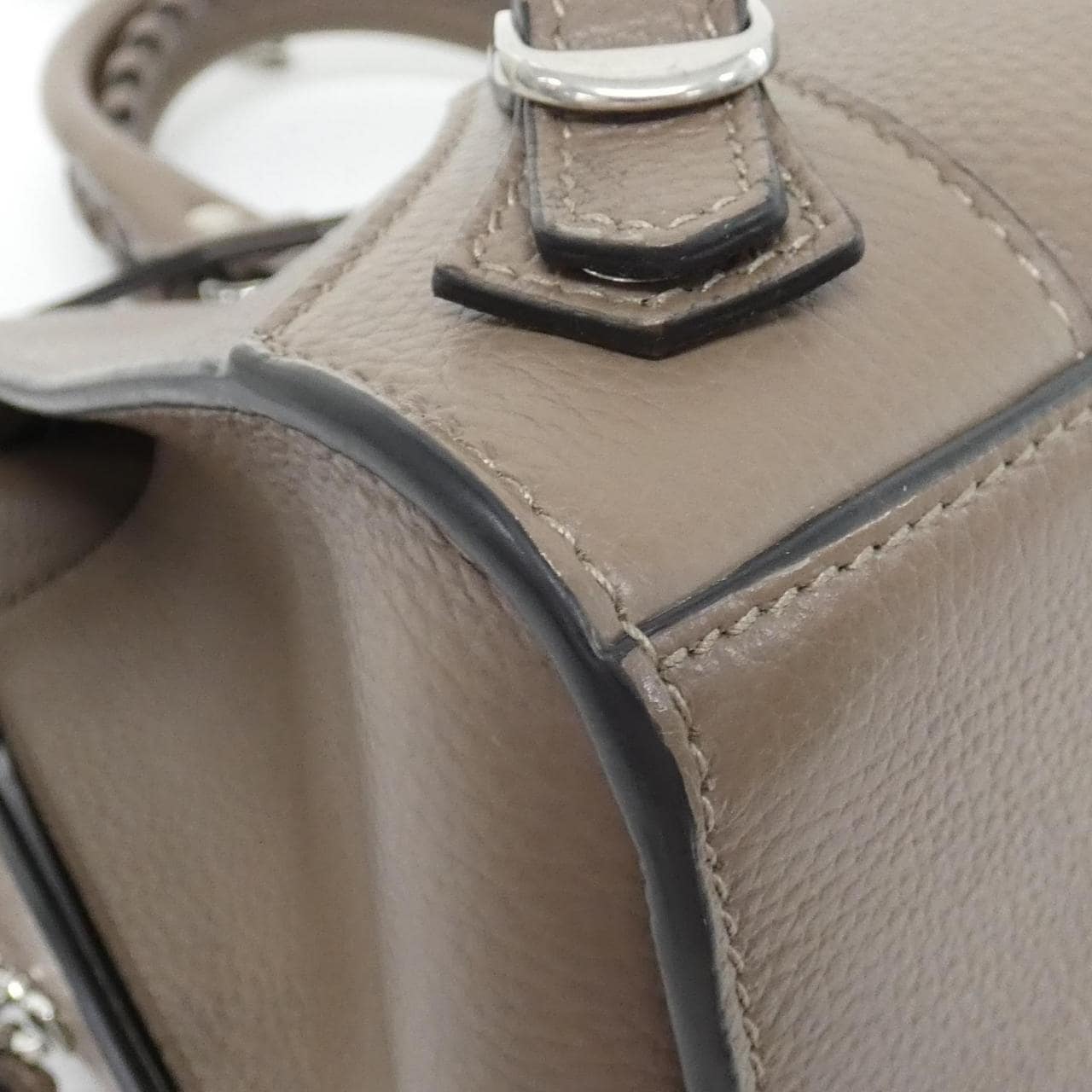 バレンシアガ ネオ クラシック トップ ハンドル 654907 15Y4Y バッグ