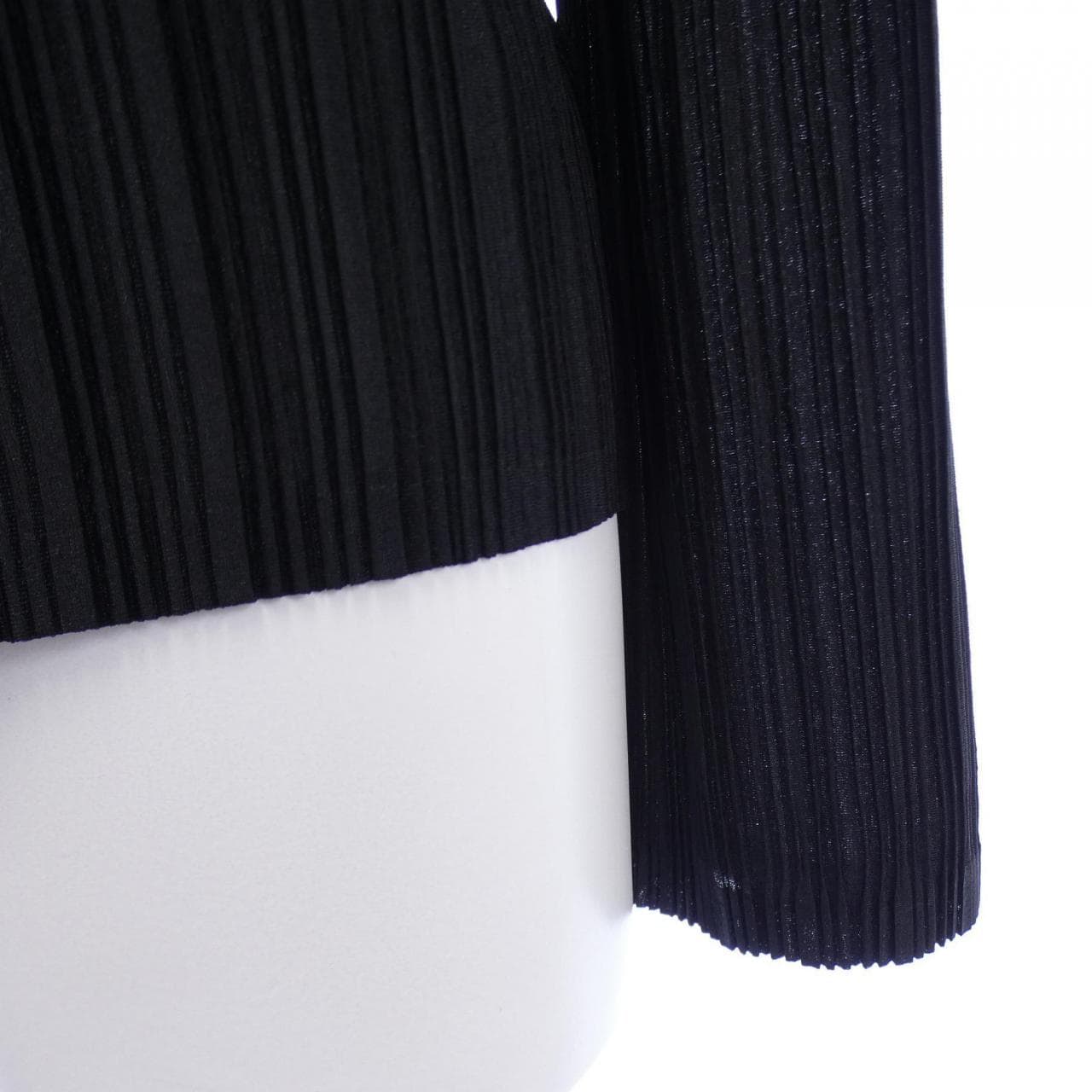 百褶PLEATS PLEASE上衣