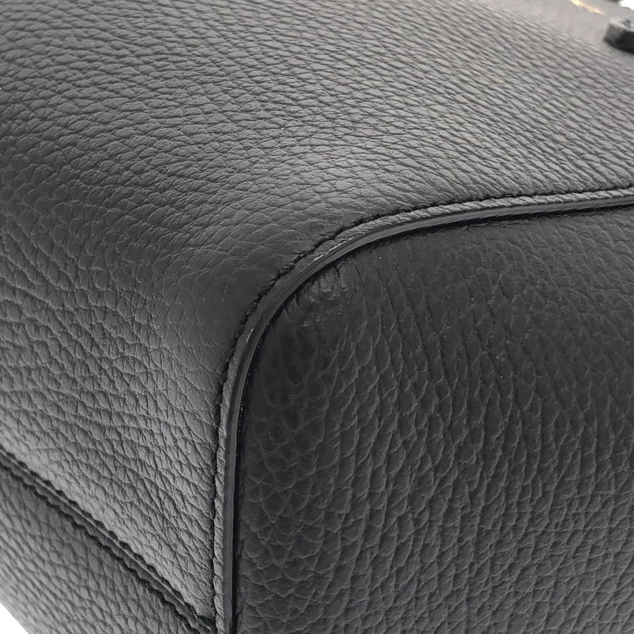 グッチ 368827 CAO0G バッグ