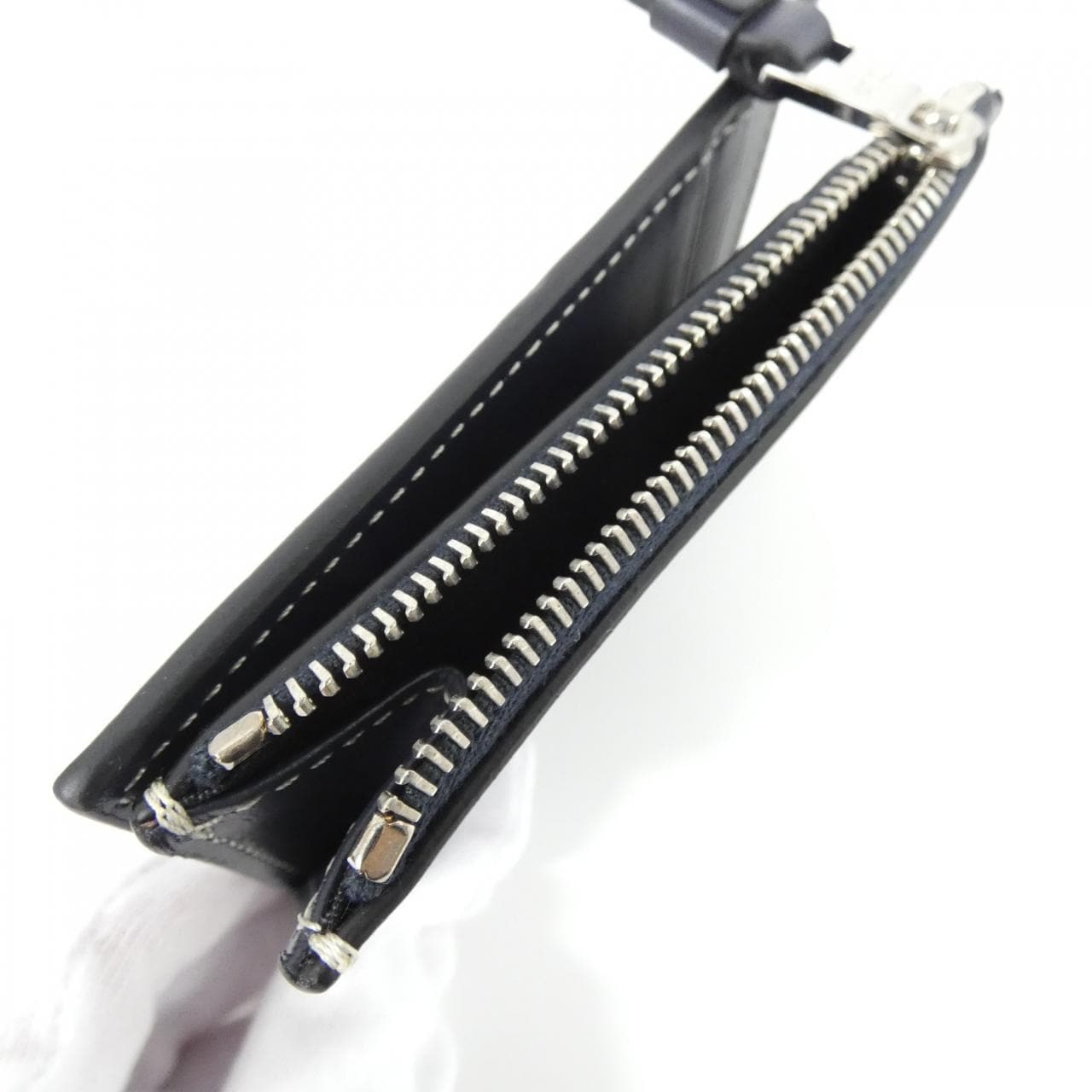 トッズ XAMIMPE6200QNTU820 財布