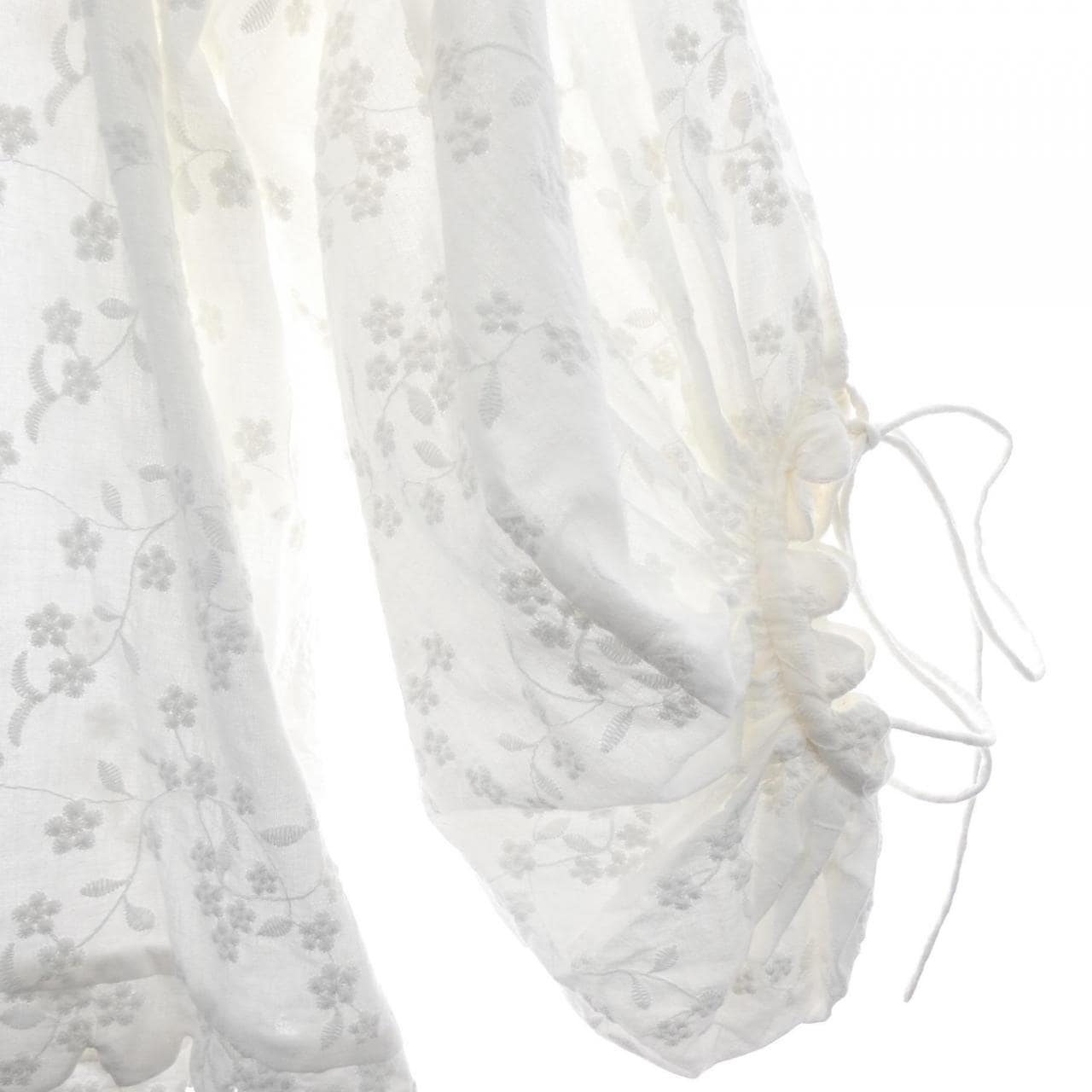 ホラーヴァキュイ HORROR VACUI トップス