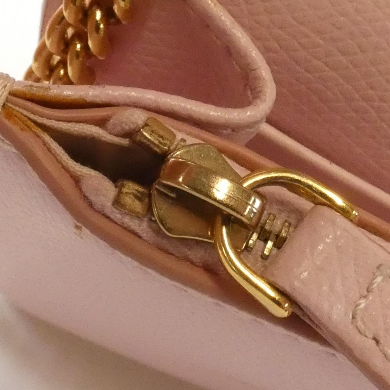 FENDI F IS FENDI 8BS006 A18B 链条钱包