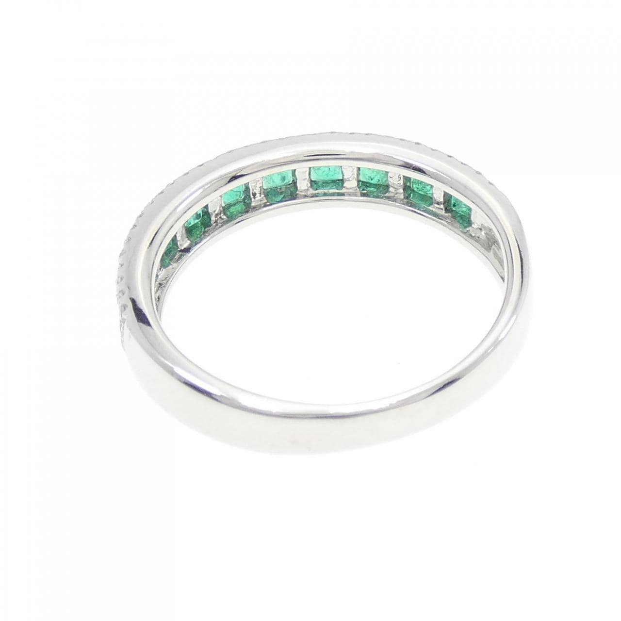 750WG Emerald Ring 0.57CT