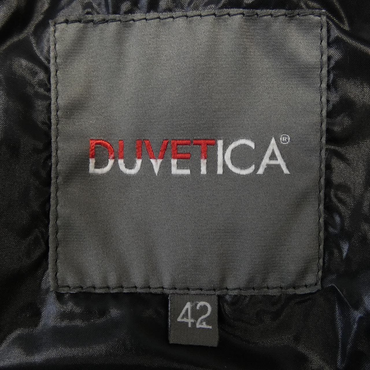 デュベティカ DUVETICA ダウンジャケット