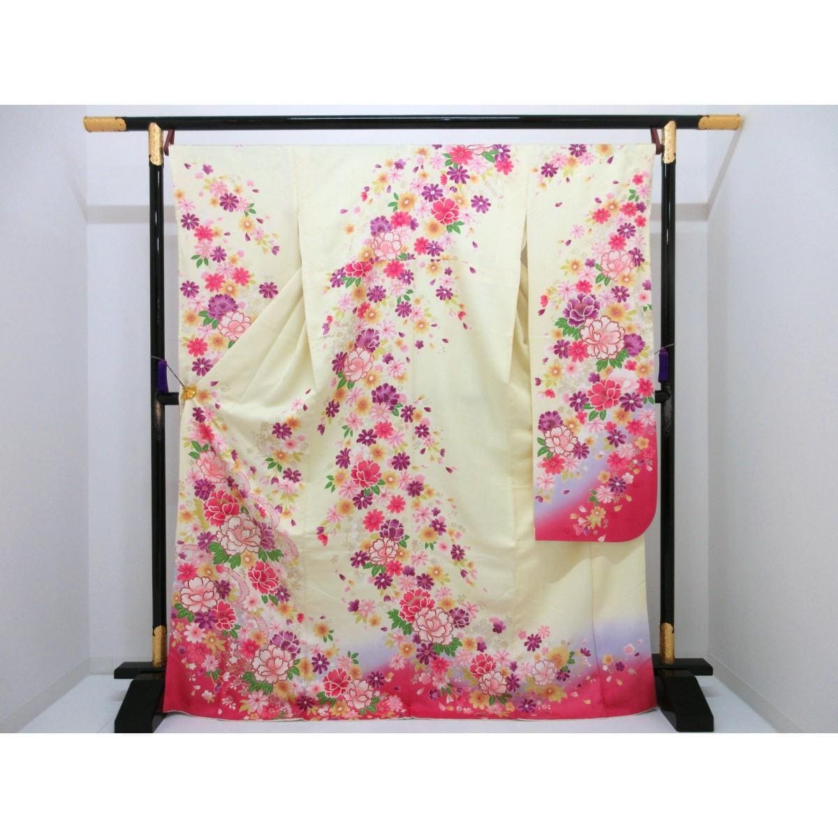 振袖　友禅金彩加工　刺繍入りボカシ染