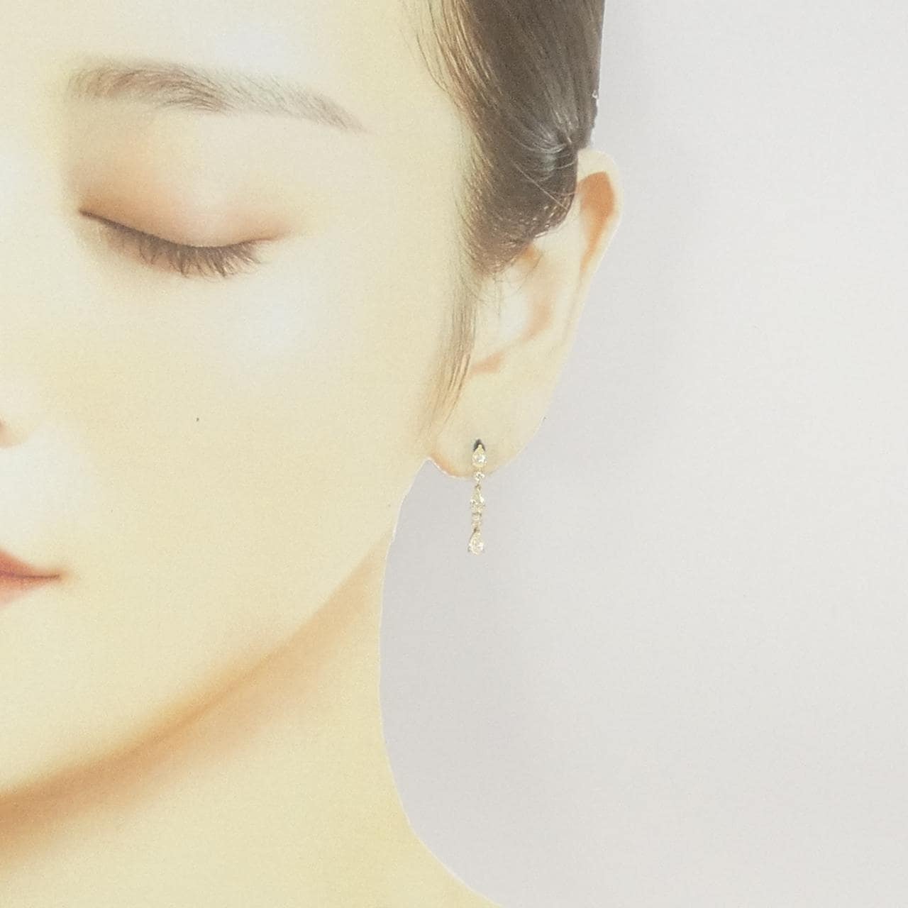 [BRAND NEW] K18YG Diamond earrings 1.00CT