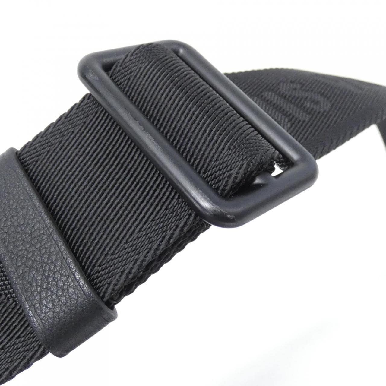 ルイヴィトン モノグラム シャドウ ノエ スリング M82248 ショルダーバッグ