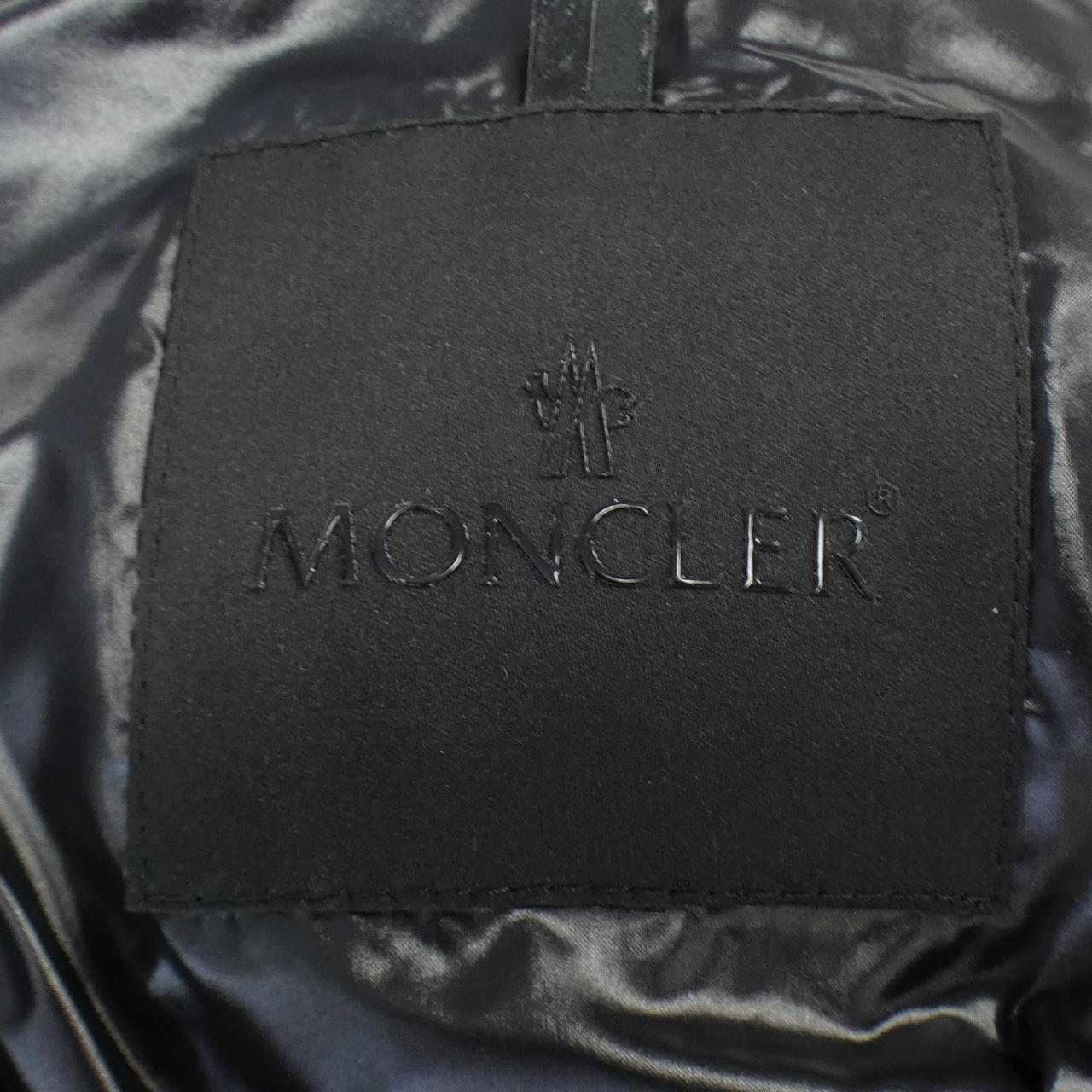 モンクレール MONCLER ダウンジャケット