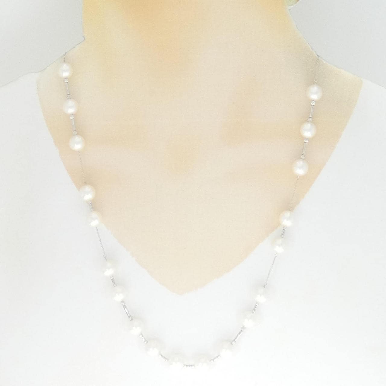 K18WG Akoya pearl necklace