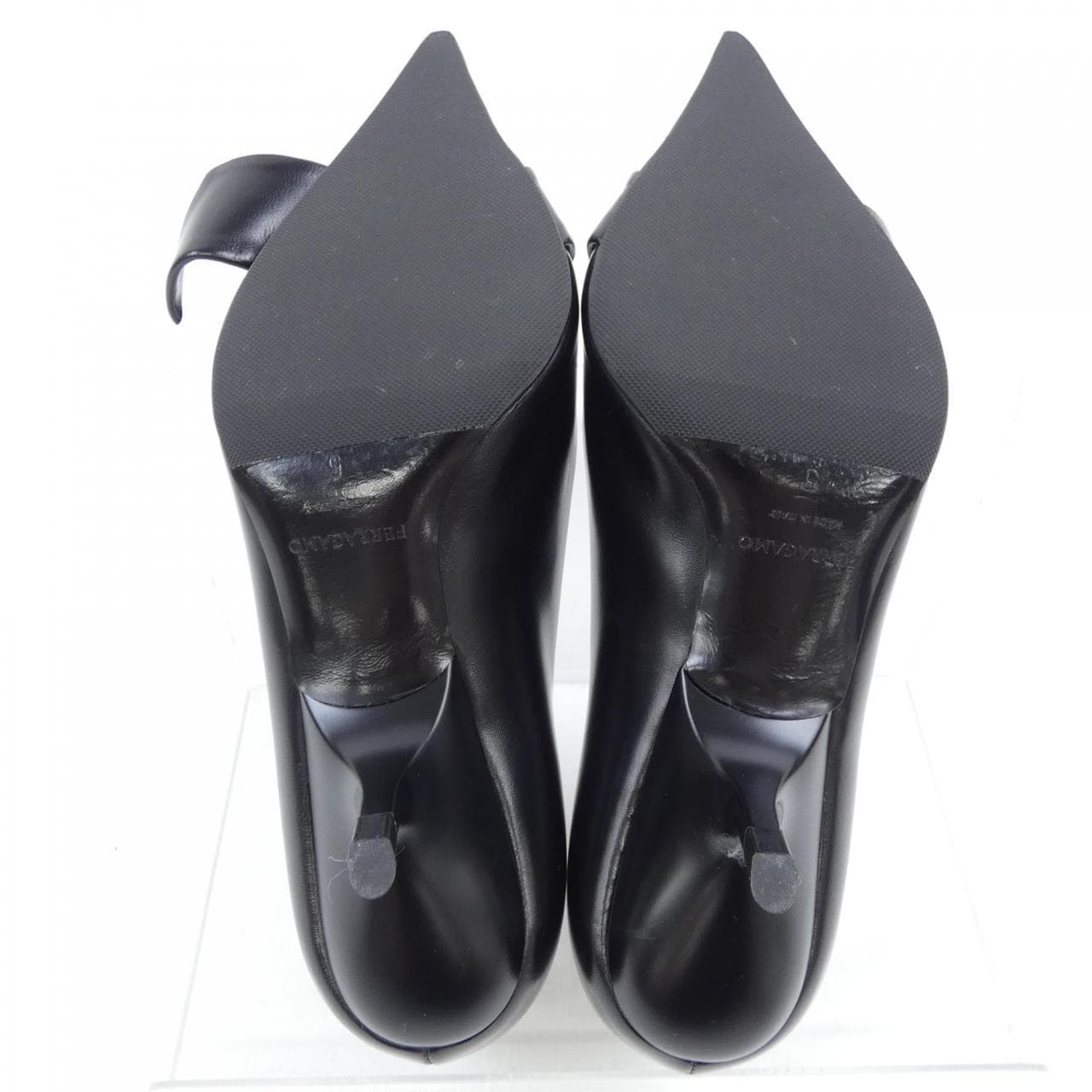 フェラガモ FERRAGAMO パンプス