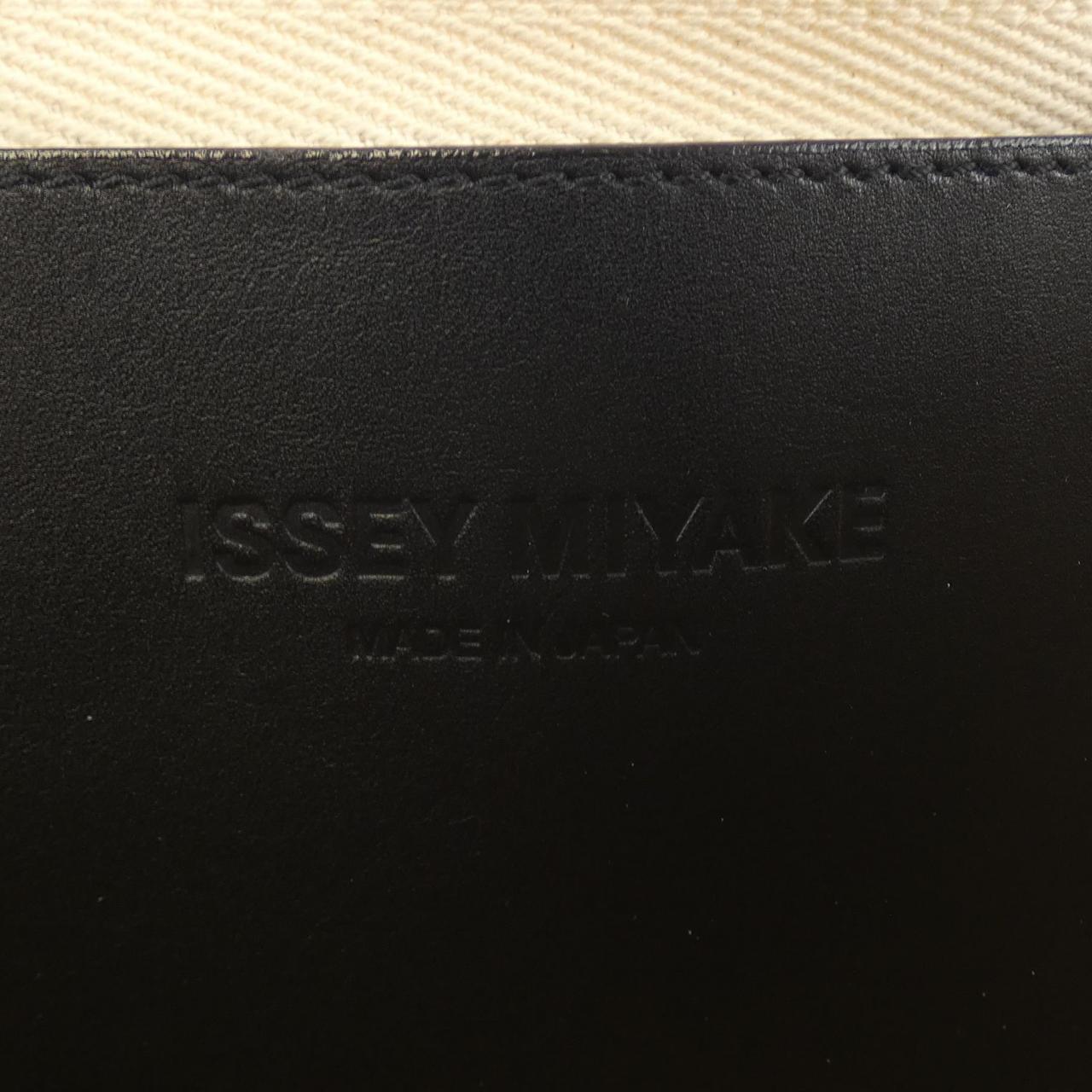 イッセイミヤケ ISSEY MIYAKE BAG