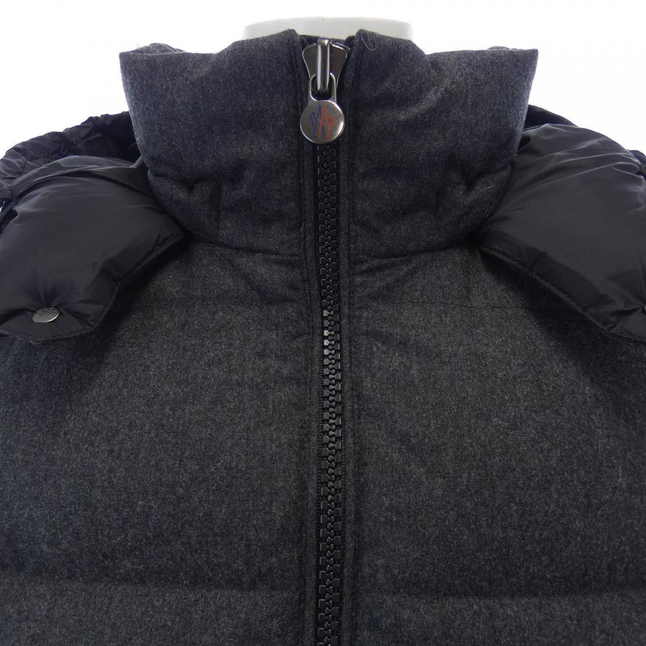 モンクレール MONCLER ダウンジャケット